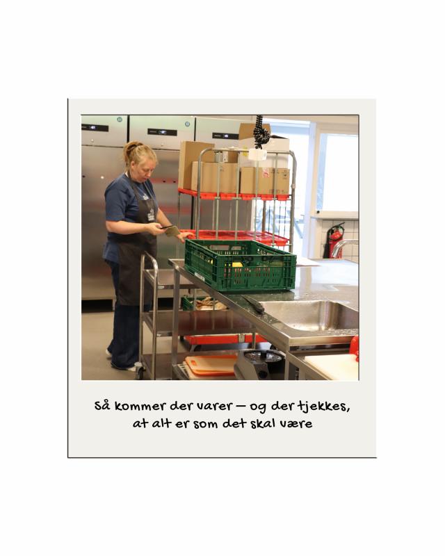 Hedi i køkkenet